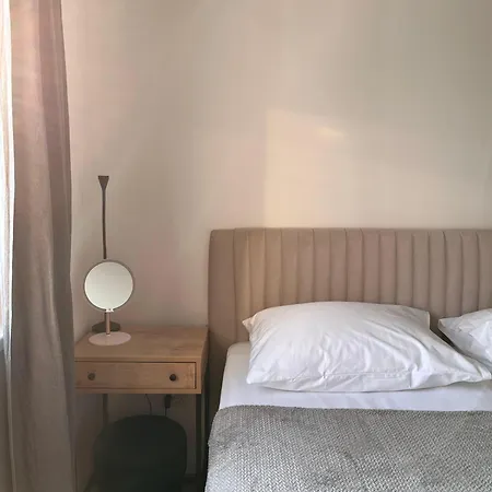Apartament Aurora *